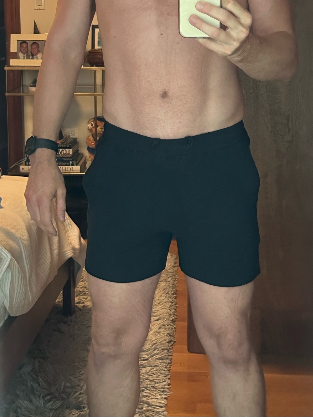 Bear Bottom Men’s Athlete shoets
Size small.